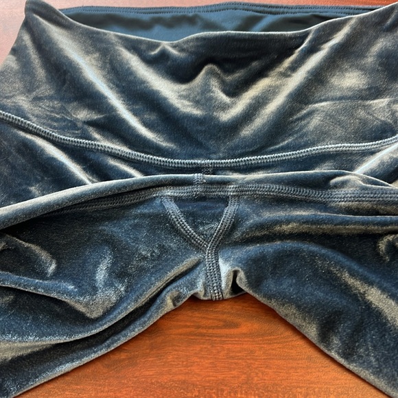 Alo Blue Velvet Leggings - Picture 4 of 7